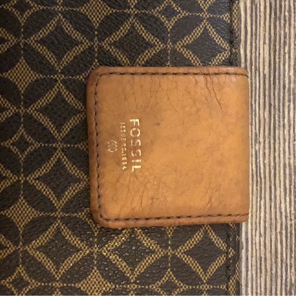 Fossil Wallet used condition - Picture 10 of 10